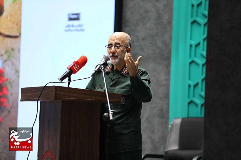 راویان دفاع مقدس مأموران معرفت‌افزایی‌اند / سردار آزادی: روایت باید متناسب با زبان نسل امروز باشد