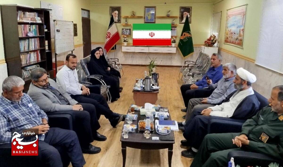 دیدار شهردار و اعضای شورای اسلامی شهر اهرم با فرماندهی سپاه تنگستان