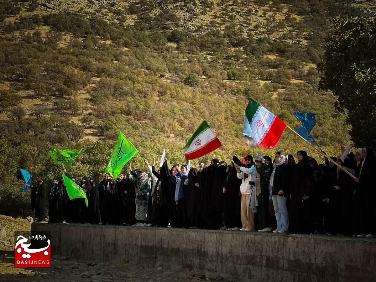 روایت تصویری از حضور کاروان راهیان نور دانشجویی در یادمان شهدای دزلی – والفجر۶، غرب کشور