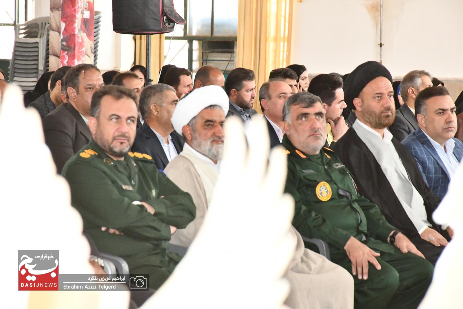 برگزاری آیین میهمانی لاله ها و عطرافشانی قبور مطهر شهدا در یاسوج برگزاری آیین میهمانی لاله ها و عطرافشانی قبور مطهر شهدا در یاسوج