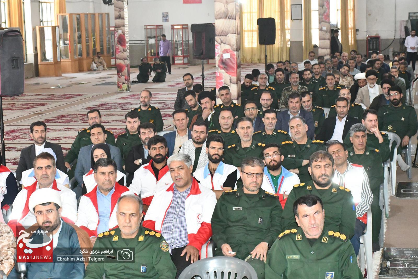 برگزاری آیین میهمانی لاله ها و عطرافشانی قبور مطهر شهدا در یاسوج برگزاری آیین میهمانی لاله ها و عطرافشانی قبور مطهر شهدا در یاسوج