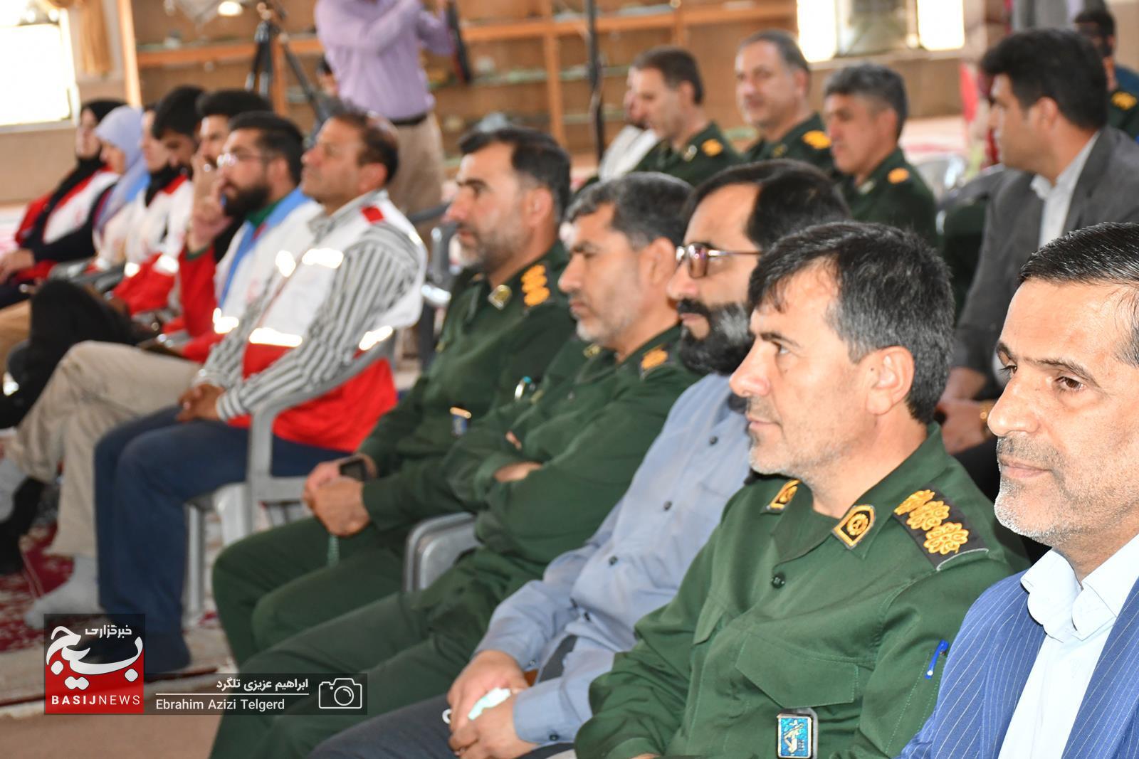 برگزاری آیین میهمانی لاله ها و عطرافشانی قبور مطهر شهدا در یاسوج برگزاری آیین میهمانی لاله ها و عطرافشانی قبور مطهر شهدا در یاسوج