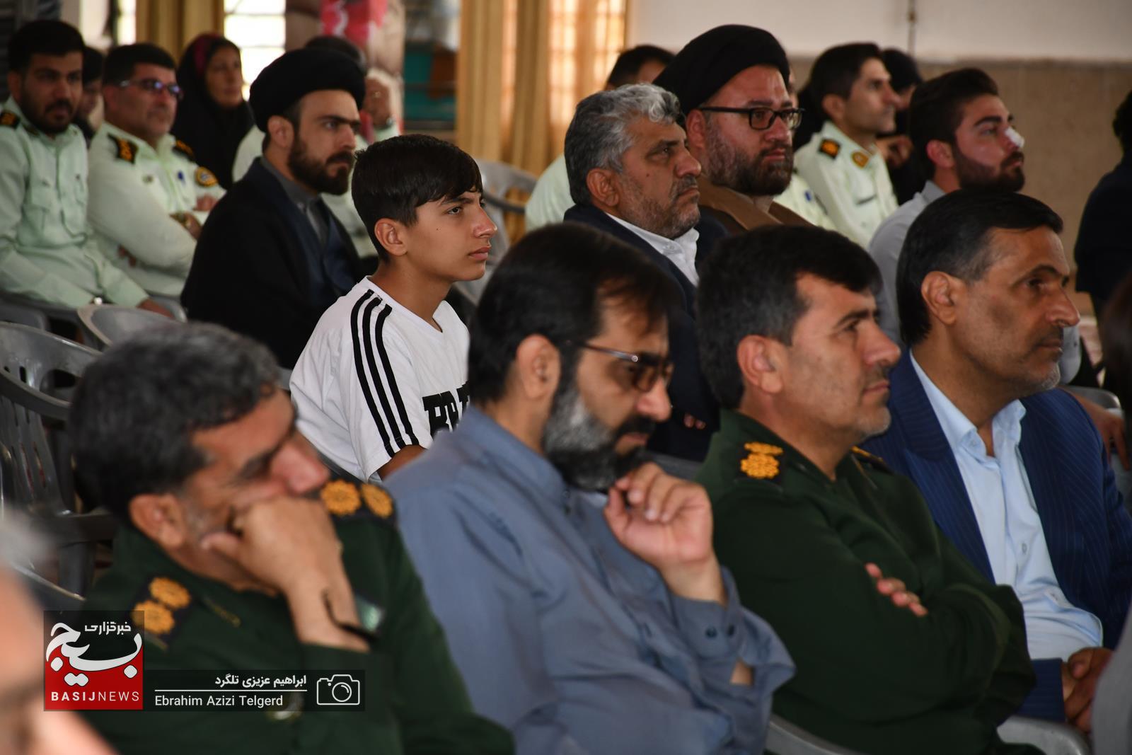 برگزاری آیین میهمانی لاله ها و عطرافشانی قبور مطهر شهدا در یاسوج برگزاری آیین میهمانی لاله ها و عطرافشانی قبور مطهر شهدا در یاسوج