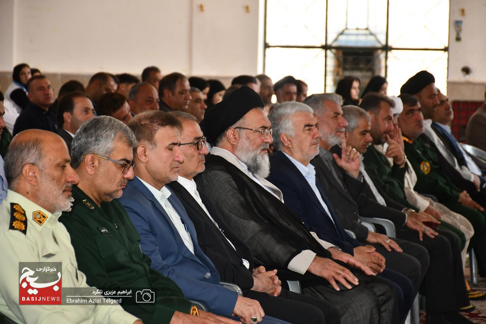 برگزاری آیین میهمانی لاله ها و عطرافشانی قبور مطهر شهدا در یاسوج برگزاری آیین میهمانی لاله ها و عطرافشانی قبور مطهر شهدا در یاسوج