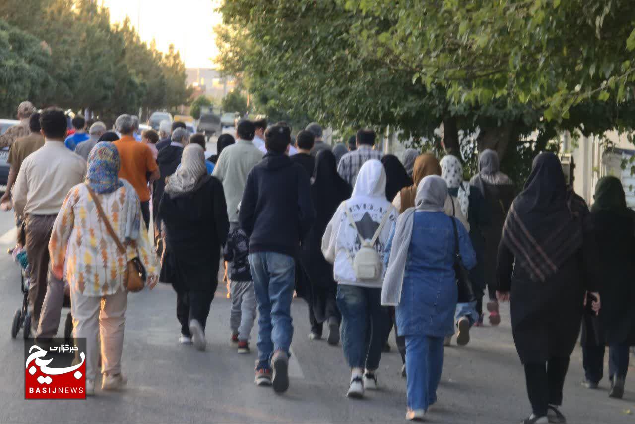 برگزاری همایش پیاده روی خانوادگی در میانه برگزاری همایش پیاده روی خانوادگی در میانه