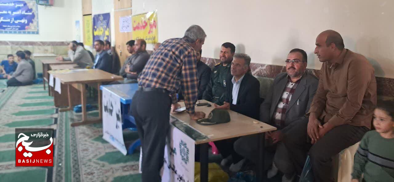 بسیج ادارات و کارمندان سپاه لرستان ۱۲۰ میز خدمت جهادی برپا کرد و بیش از ۲ هزار خدمت مستقیم به مردم ارائه داد بسیج ادارات و کارمندان سپاه لرستان ۱۲۰ میز خدمت جهادی برپا کرد و بیش از ۲ هزار خدمت مستقیم به مردم ارائه داد