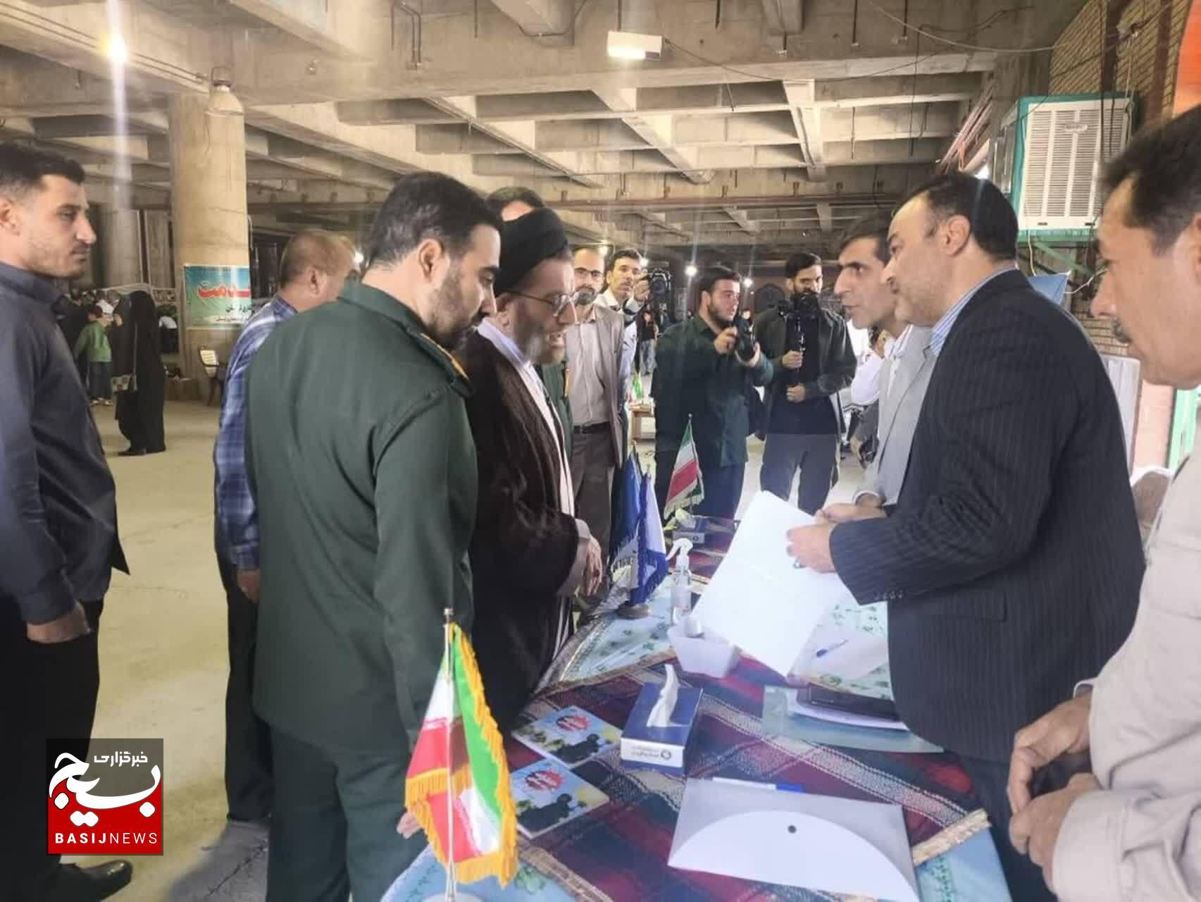 بسیج ادارات و کارمندان سپاه لرستان ۱۲۰ میز خدمت جهادی برپا کرد و بیش از ۲ هزار خدمت مستقیم به مردم ارائه داد بسیج ادارات و کارمندان سپاه لرستان ۱۲۰ میز خدمت جهادی برپا کرد و بیش از ۲ هزار خدمت مستقیم به مردم ارائه داد
