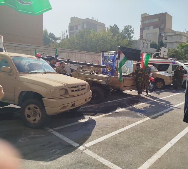 گرامیداشت هفتۀ دفاع مقدس با حضور مسئولان و دانش‌آموزان مدرسه ۱۲ محرم برگزار شد