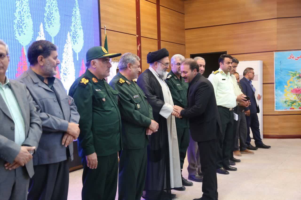 تجلیل از پیشکسوتان و فعالان دفاع مقدس کهگیلویه و بویراحمد + (تصاویر) تجلیل از پیشکسوتان و فعالان دفاع مقدس کهگیلویه و بویراحمد + (تصاویر)