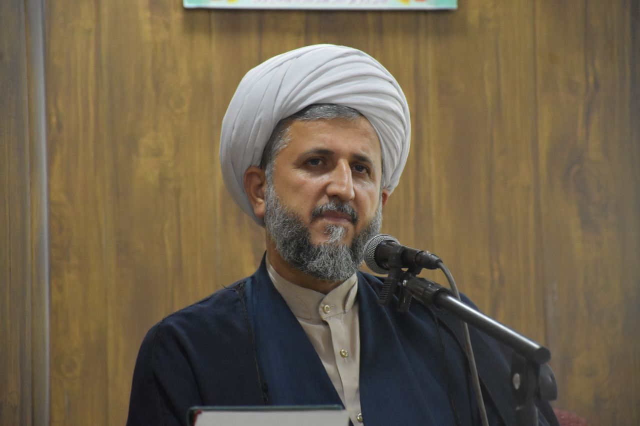 زنان جامعه با الگو قرار دادن حضرت زینب(س)، ستون اصلی پشتیبانی معنوی و مادی در جبهه ها بودند