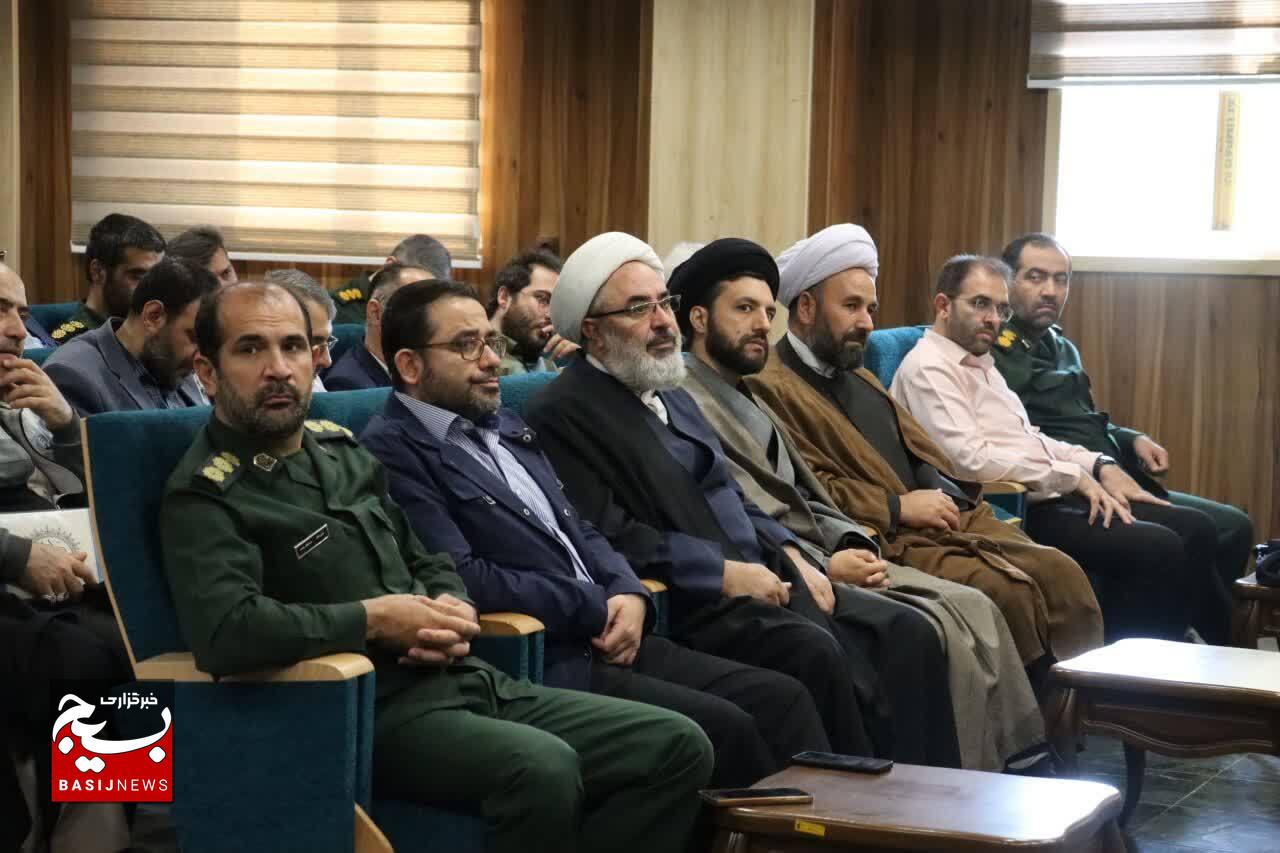 پاسداران باید الگوی امانتداری و نظم باشند پاسداران باید الگوی امانتداری و نظم باشند