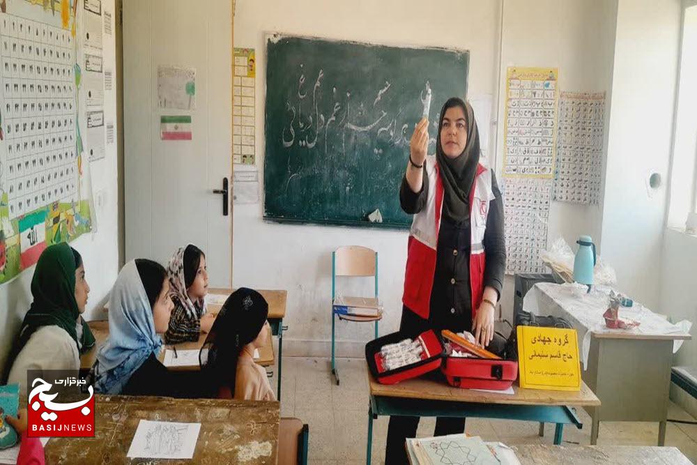 اعزام گروه جهادی شهید سلیمانی صالح‌آباد به روستای حسین‌آباد بهار