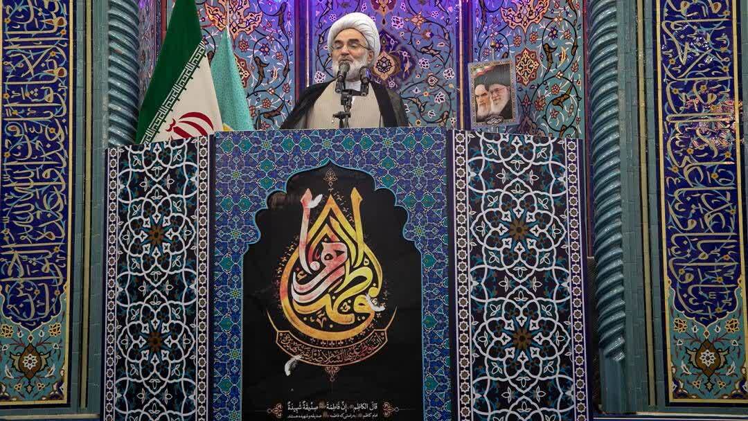 ملت ایران با بصیرت و استقامت اجازه بازگشت استبداد را نمیدهد ملت ایران با بصیرت و استقامت اجازه بازگشت استبداد را نمیدهد