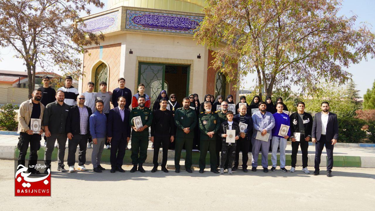 قهرمانان و مدالآوران بسیجی در قزوین تجلیل شدند قهرمانان و مدالآوران بسیجی در قزوین تجلیل شدند