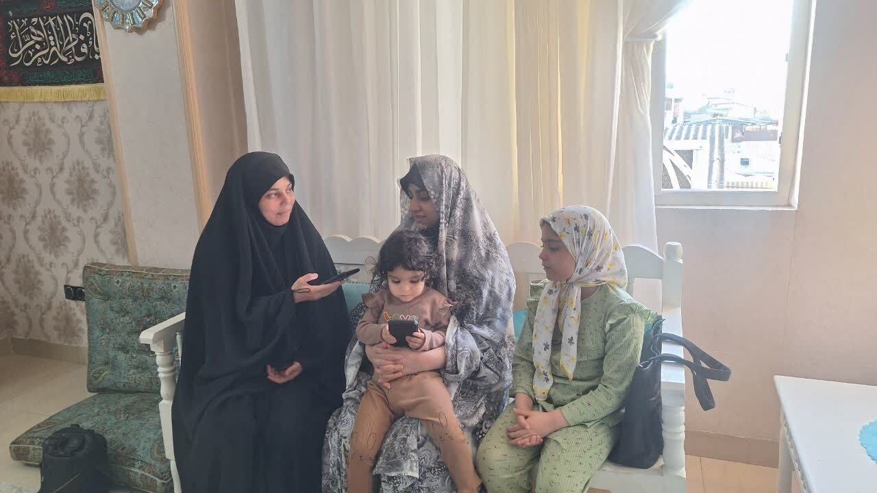 شیرینی زندگی در صدای خنده فرزندانم نهفته است شیرینی زندگی در صدای خنده فرزندانم نهفته است
