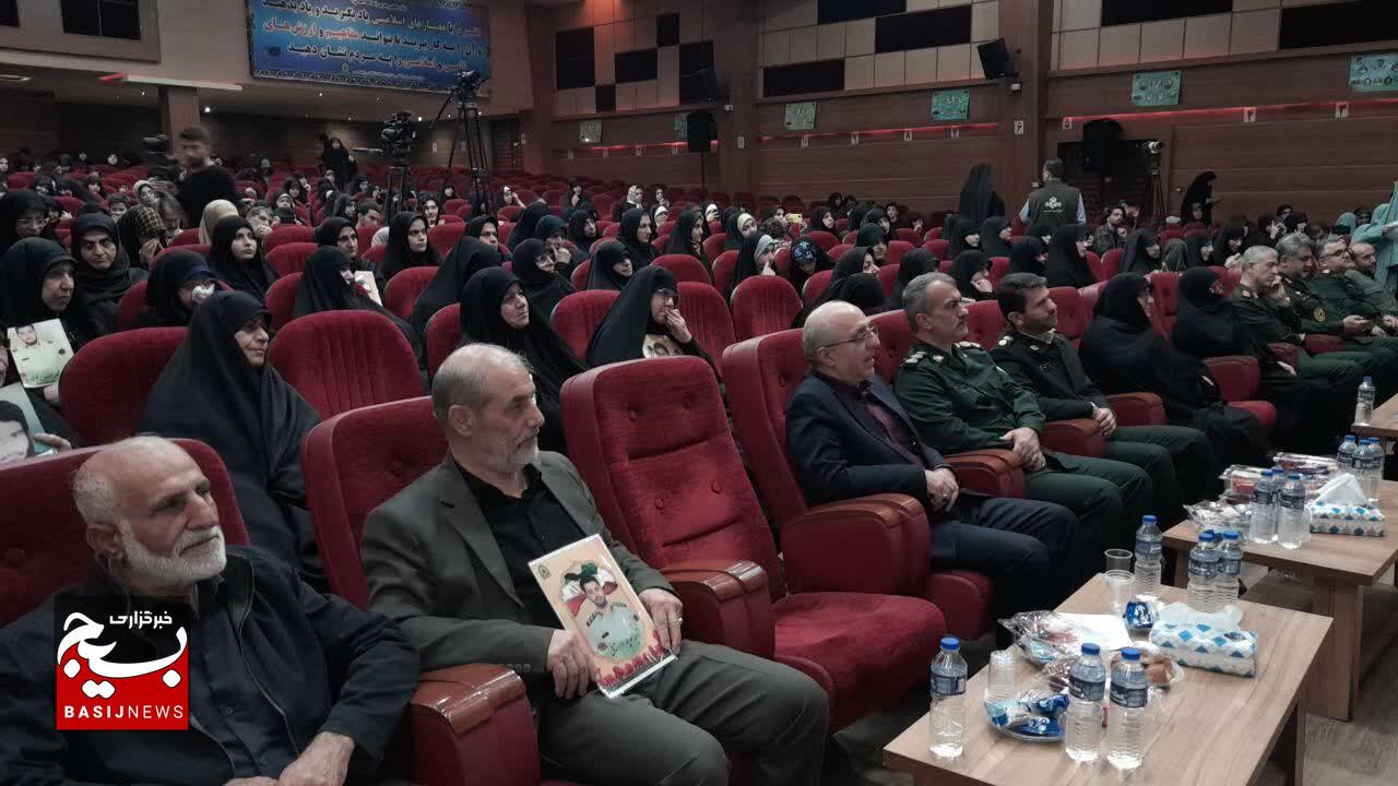 مقاومت و ولایتمداری میراث جاودان شهدا است مقاومت و ولایتمداری میراث جاودان شهدا است