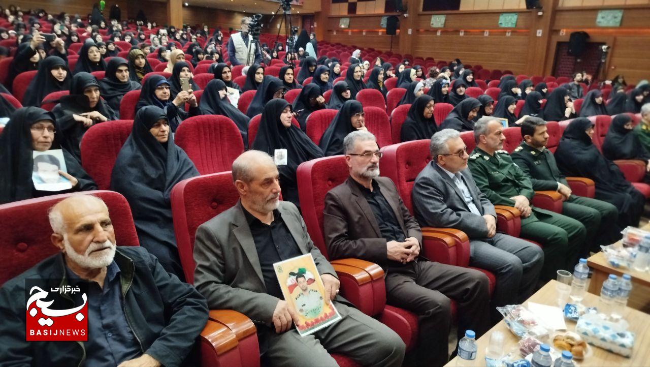 زن، عنصر تمدنساز اسلامی است زن، عنصر تمدنساز اسلامی است