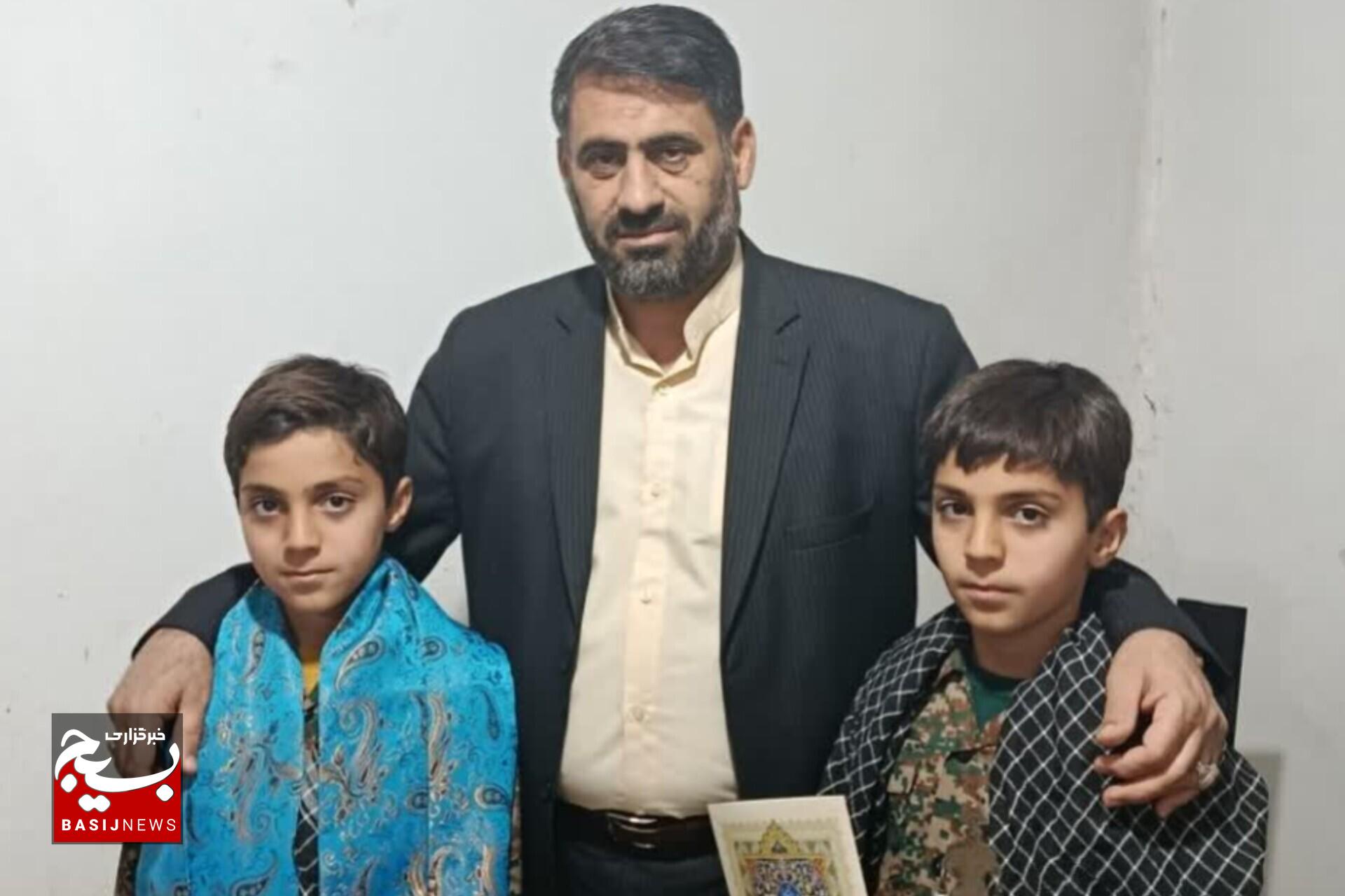 دیدار صمیمی فرمانده سپاه لرستان با نوگلان حسینی در چگنی دیدار صمیمی فرمانده سپاه لرستان با نوگلان حسینی در چگنی