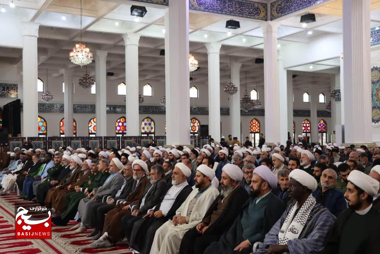 میرزا کوچک جنگلی پرچمدار اخلاص و ایثار در دفاع از ولایت و دین است میرزا کوچک جنگلی پرچمدار اخلاص و ایثار در دفاع از ولایت و دین است
