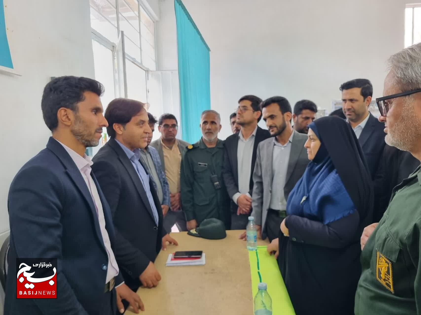 برپایی میز خدمت ادارات کل در شهرستان گنبکی