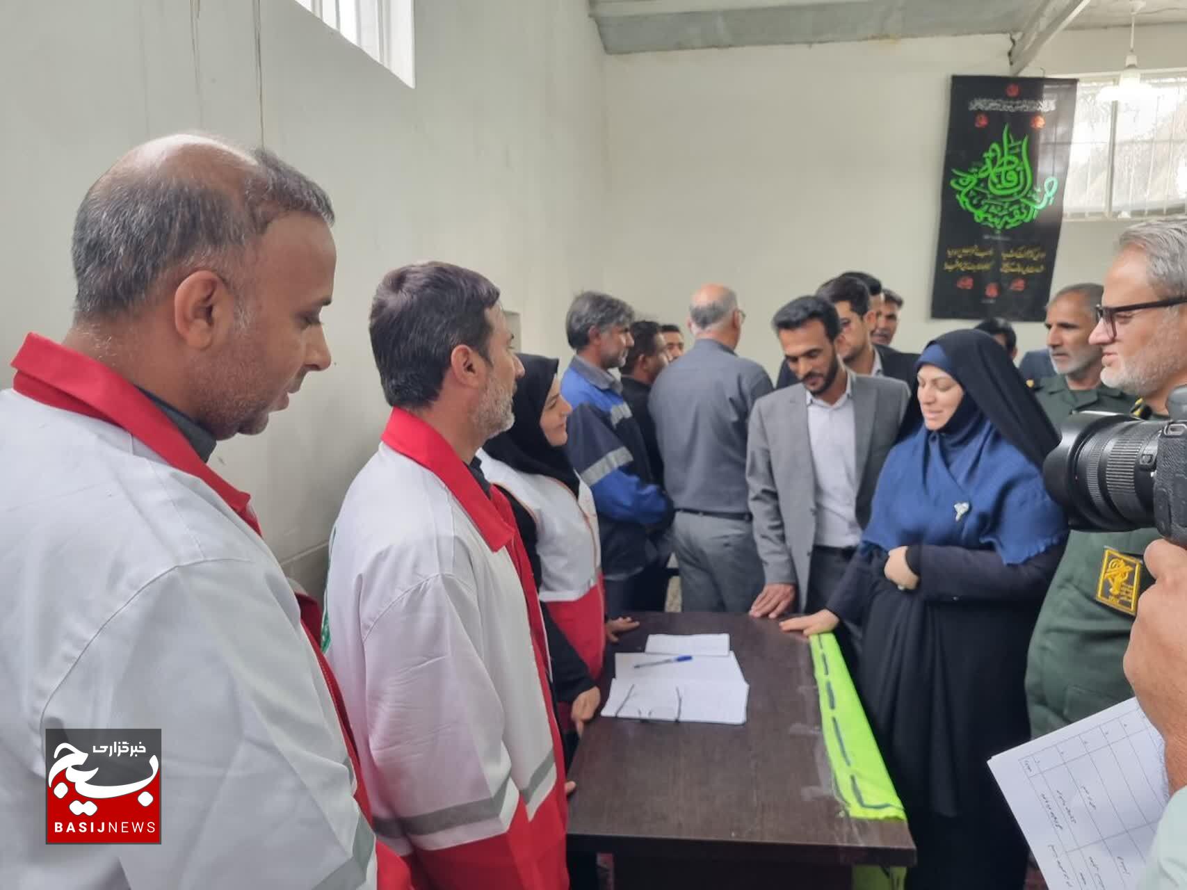 برپایی میز خدمت ادارات کل در شهرستان گنبکی