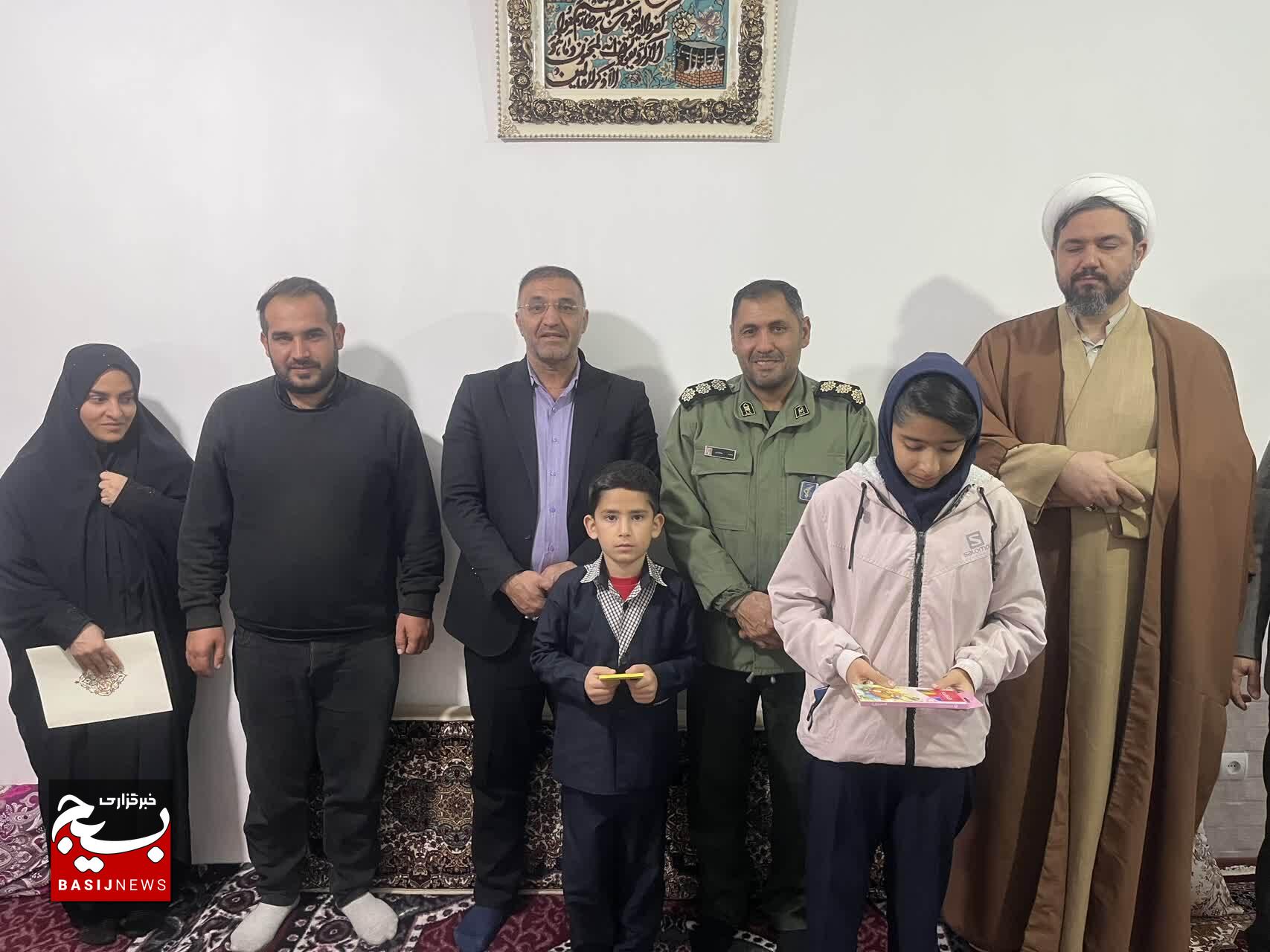 دیدار از خانواده شهدای دانش آموز جنگ ۱۲روزه دیدار از خانواده شهدای دانش آموز جنگ ۱۲روزه
