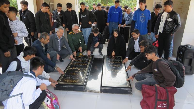 اعزام 80 دانش آموز دلواری به اردوی راهیان نور اعزام 80 دانش آموز دلواری به اردوی راهیان نور