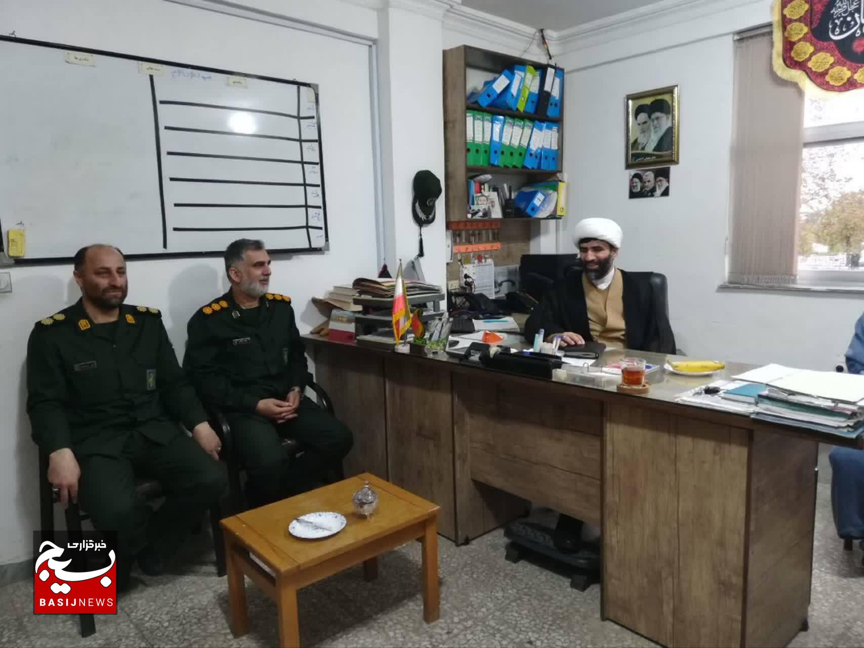 جانشین مسئول نمایندگی ولیفقیه در سپاه قدس گیلان از برنامههای بسیج رضوانشهر بازدید کرد جانشین مسئول نمایندگی ولیفقیه در سپاه قدس گیلان از برنامههای بسیج رضوانشهر بازدید کرد