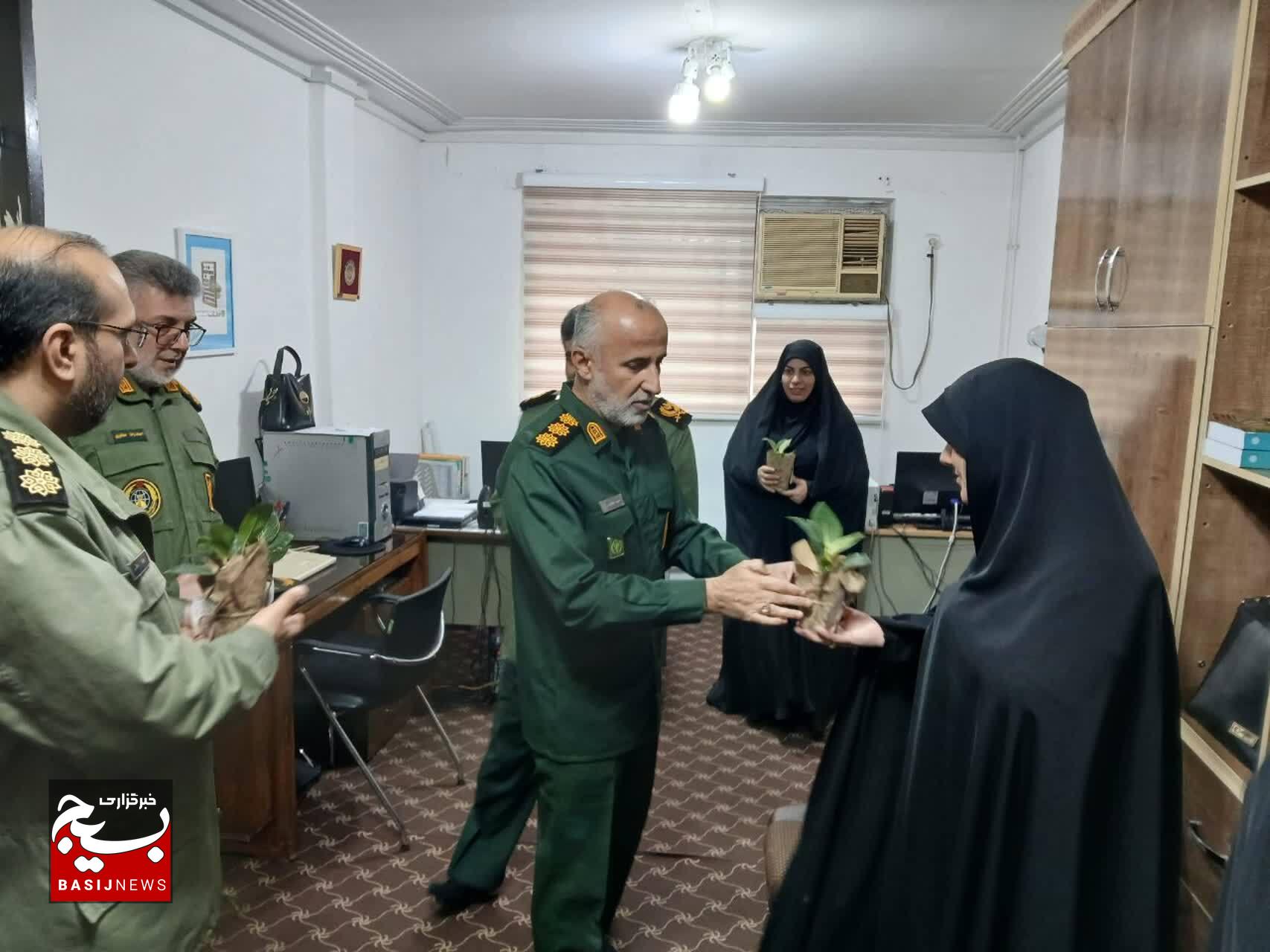 تقدیر از بانوان پایور و بسیجی سپاه قدس گیلان