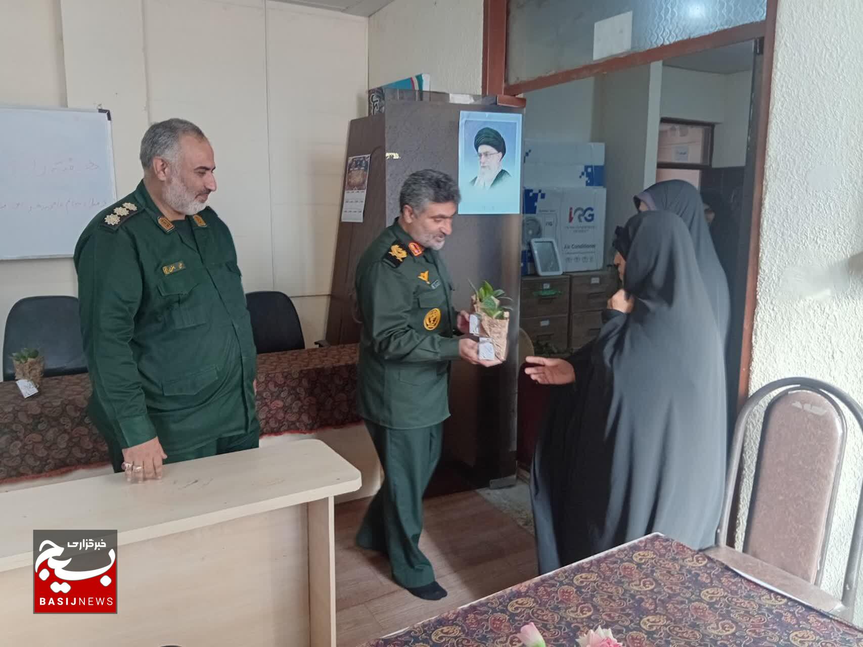 تقدیر از بانوان پایور و بسیجی سپاه قدس گیلان