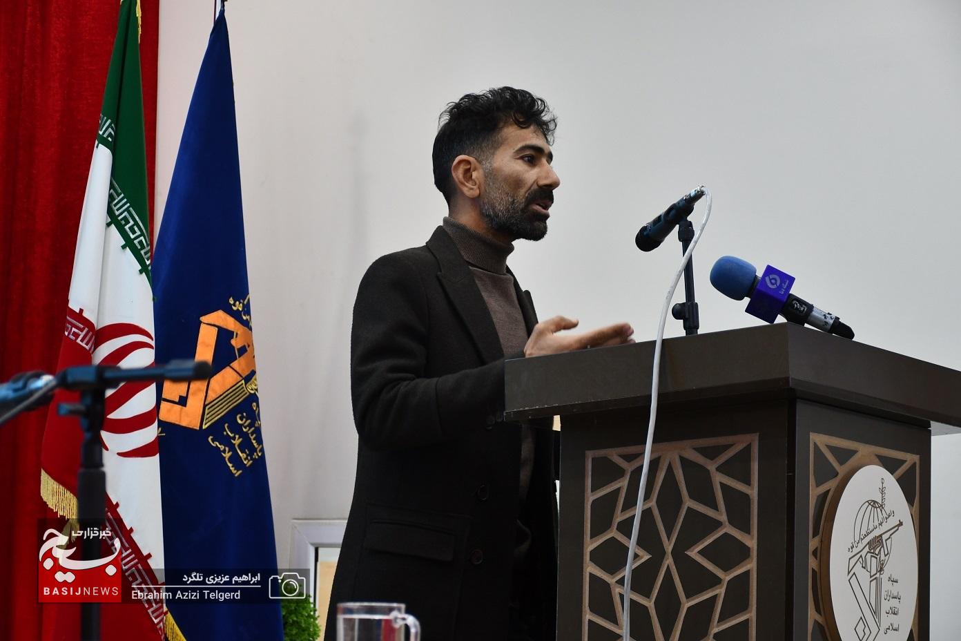 دیدار صمیمی فرمانده سپاه فتح با برگزیدگان رویداد سدرا دیدار صمیمی فرمانده سپاه فتح با برگزیدگان رویداد سدرا