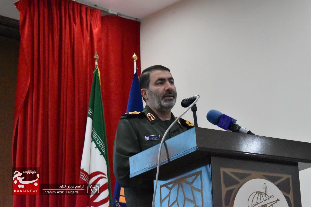 دیدار صمیمی فرمانده سپاه فتح با برگزیدگان رویداد سدرا دیدار صمیمی فرمانده سپاه فتح با برگزیدگان رویداد سدرا