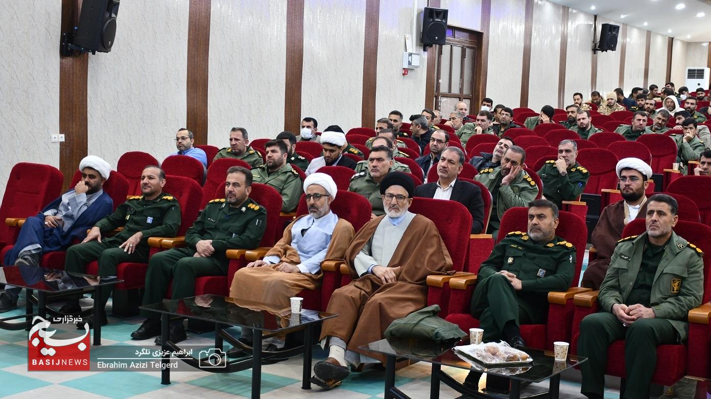 تجلیل از خانواده های پیشگام در ازدواج آسان و فرزند آوری در سپاه فتح