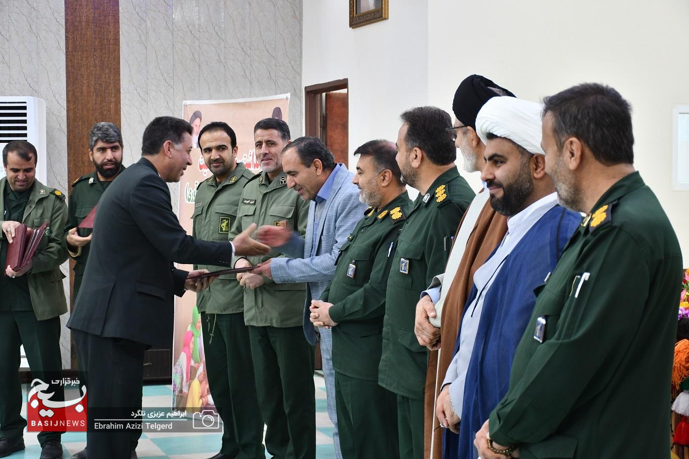 تجلیل از خانواده های پیشگام در ازدواج آسان و فرزند آوری در سپاه فتح