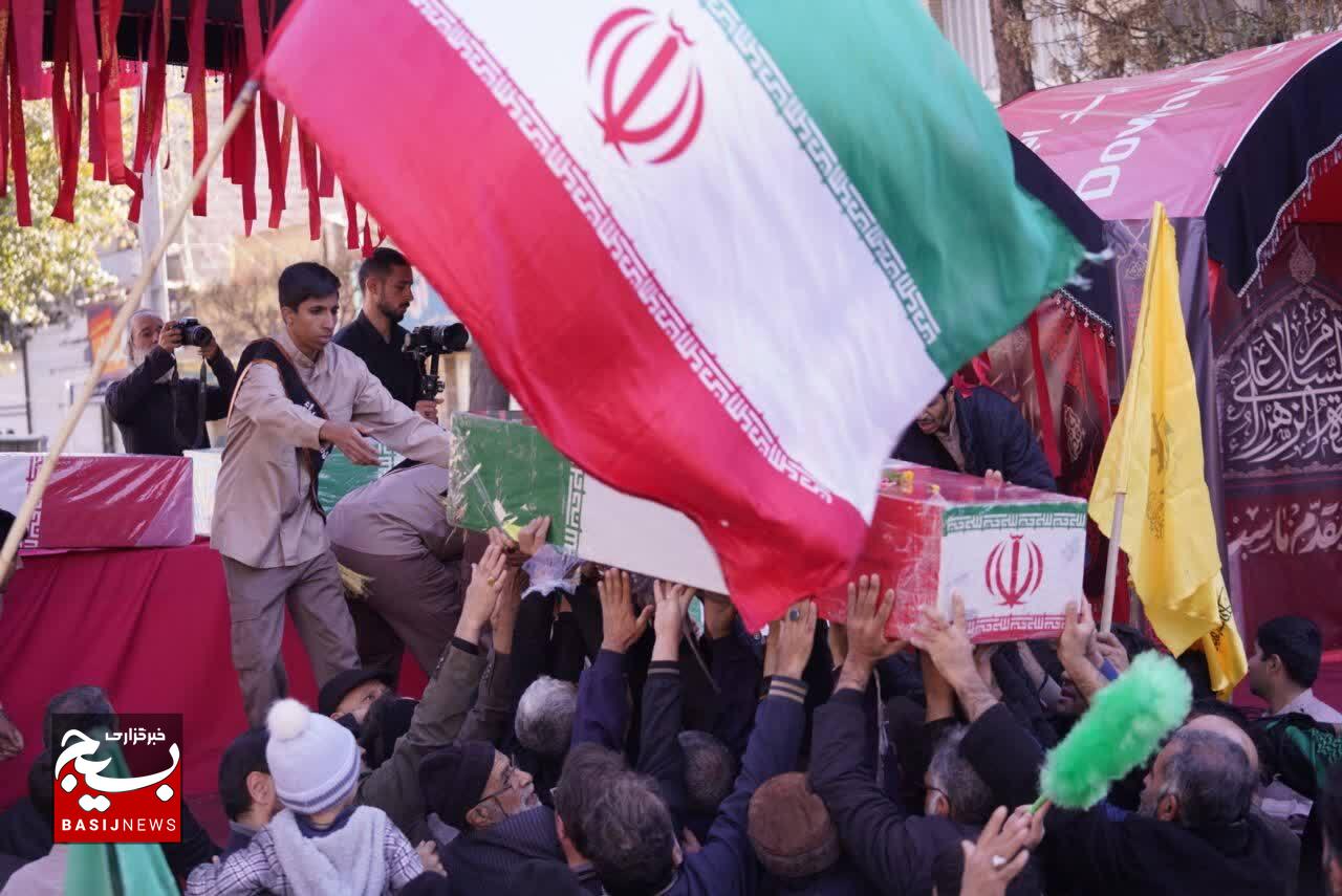 تشییع شهدای گمنام در کرمان با عطر اشک و آوای نماز باران