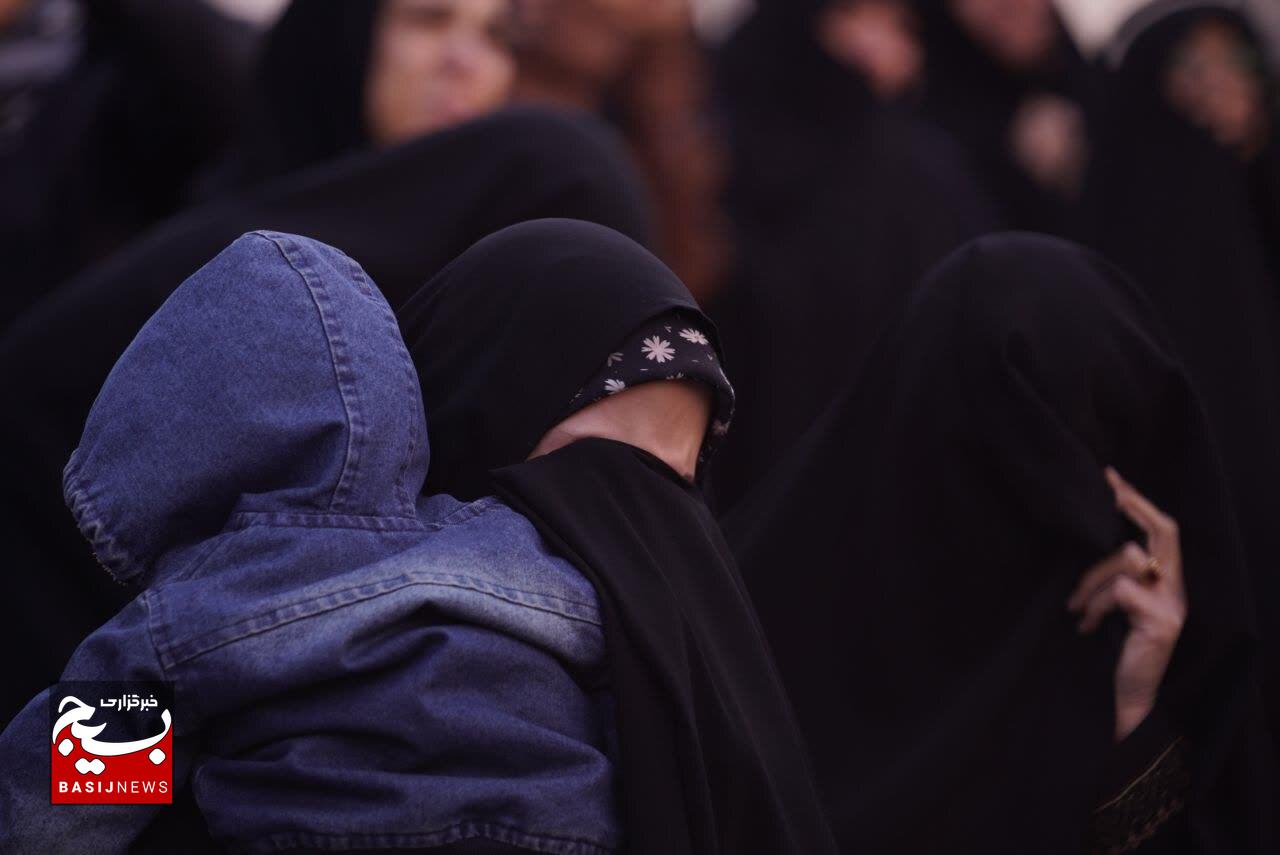 تشییع شهدای گمنام در کرمان با عطر اشک و آوای نماز باران