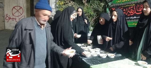ایستگاه صلواتی به مناسبت شهادت حضرت زهرا (س) توسط دختران نوجوان پایگاه ایستگاه صلواتی به مناسبت شهادت حضرت زهرا (س) توسط دختران نوجوان پایگاه