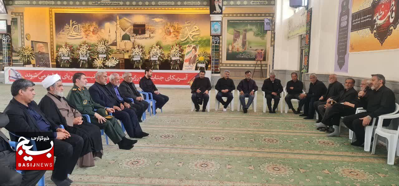 حضور مسئولان سپاه فتح بر سر مزار فرمانده شهید اطلاعات سپاه + (تصاویر)