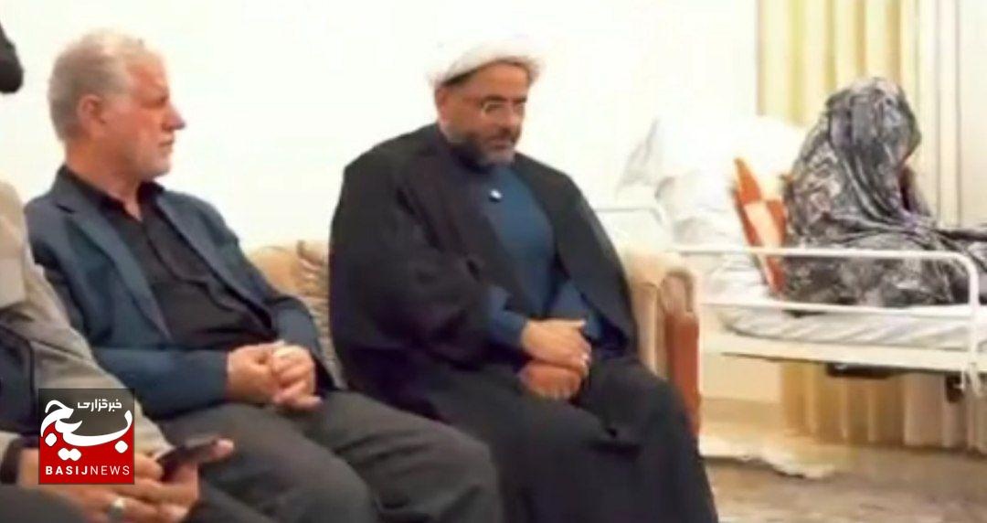 دیدار خانواده سردار شهید نائینی با خانواده شهید اسماعیل فرجودی در رشت 