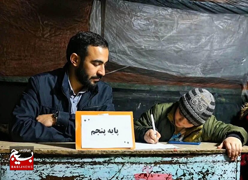 مشق فداکاری معلم بروجردی در حماسه خیابان