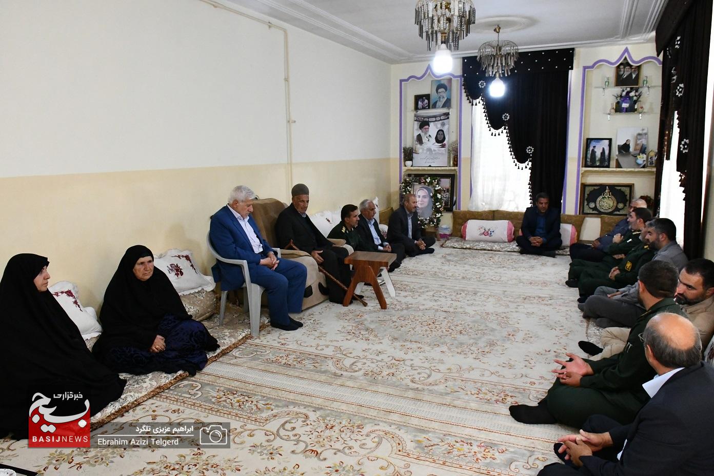 دیدار فرمانده سپاه فتح با خانواده شهدای جنگ رمضان در یاسوج