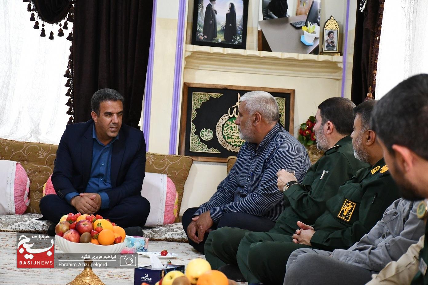 دیدار فرمانده سپاه فتح با خانواده شهدای جنگ رمضان در یاسوج