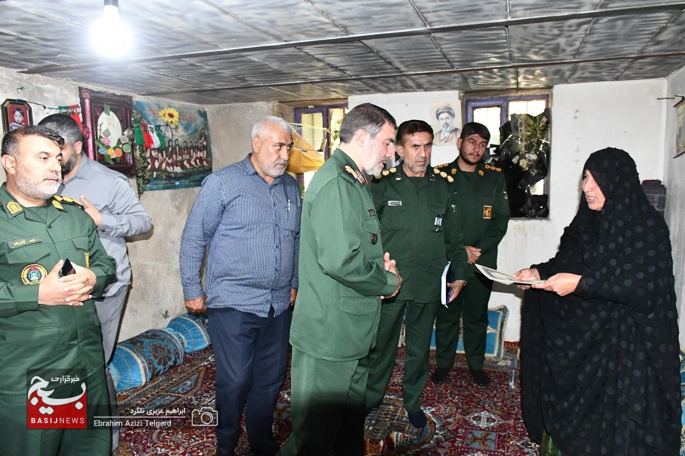 دیدار فرمانده سپاه فتح با خانواده شهدای جنگ رمضان در یاسوج