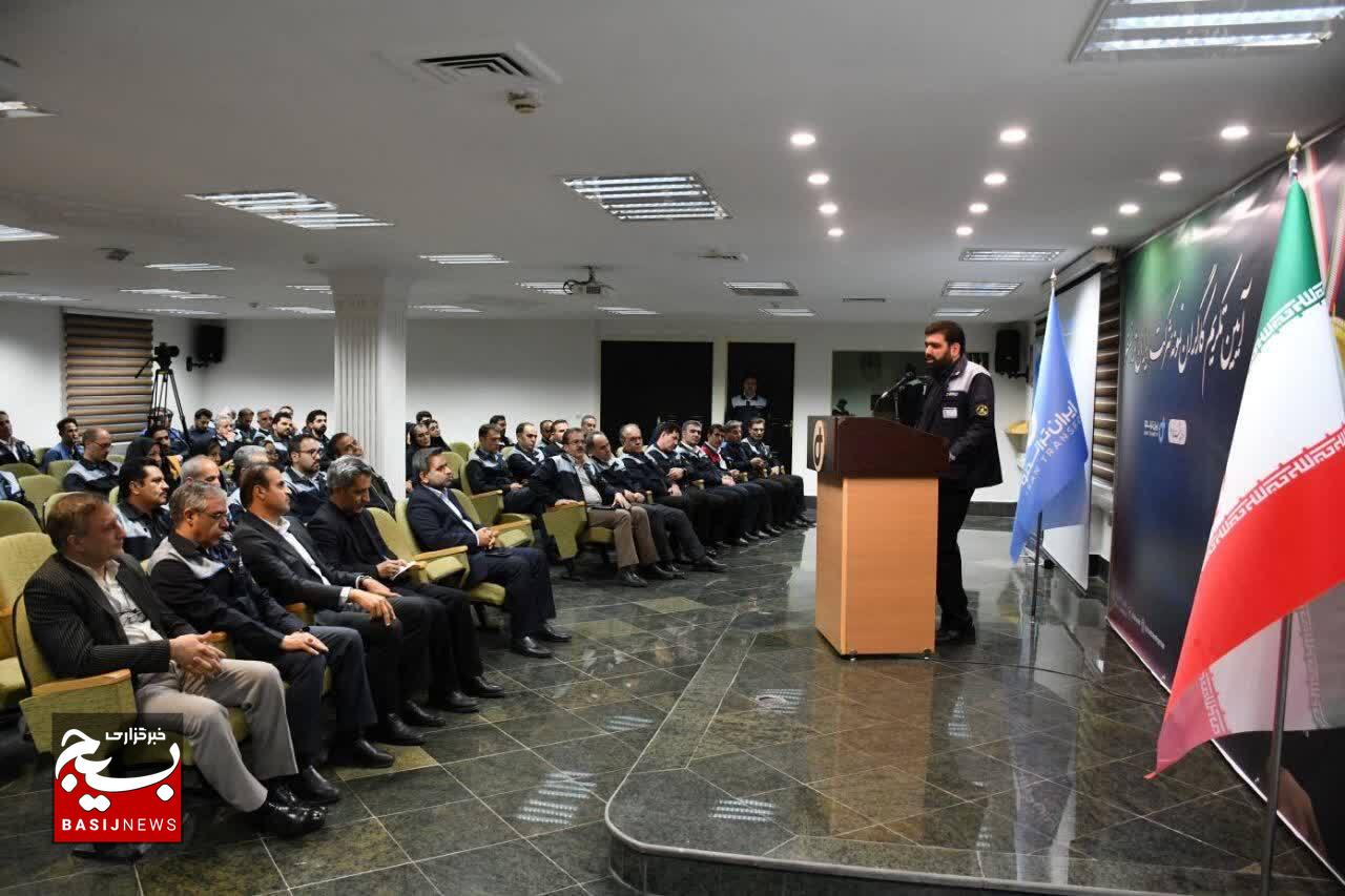 کارگران نمونه ایران ترانسفو تجلیل شدند کارگران نمونه ایران ترانسفو تجلیل شدند