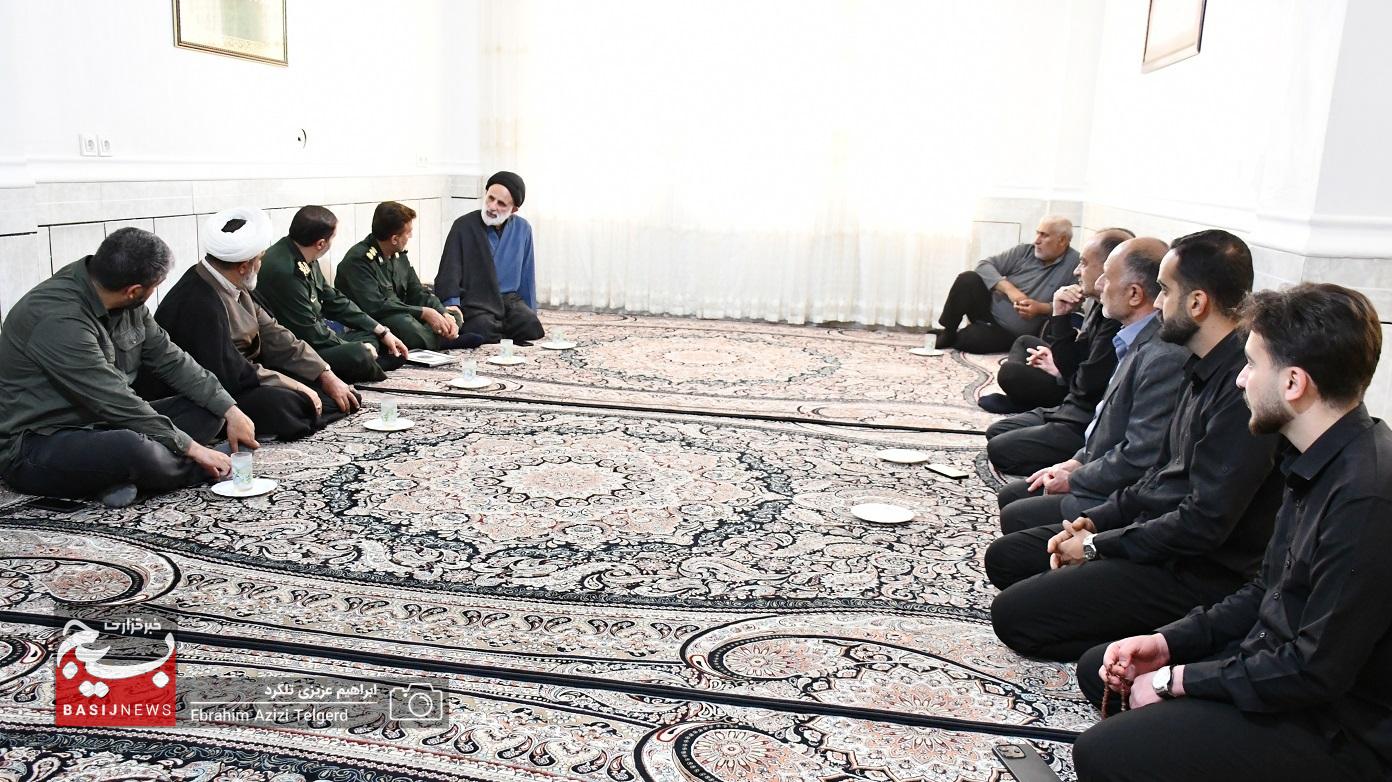 دیدار مسئولان سپاه فتح با خانواده شهدای جنگ رمضان در یاسوج + (تصاویر)
