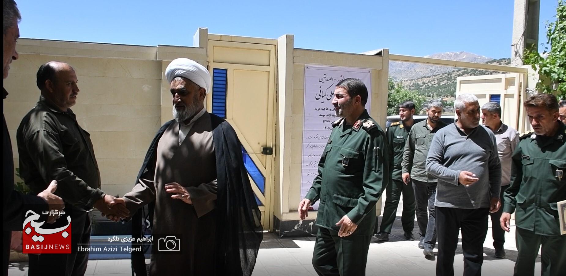 دیدار مسئولان سپاه فتح با خانواده شهدای جنگ رمضان در یاسوج + (تصاویر)