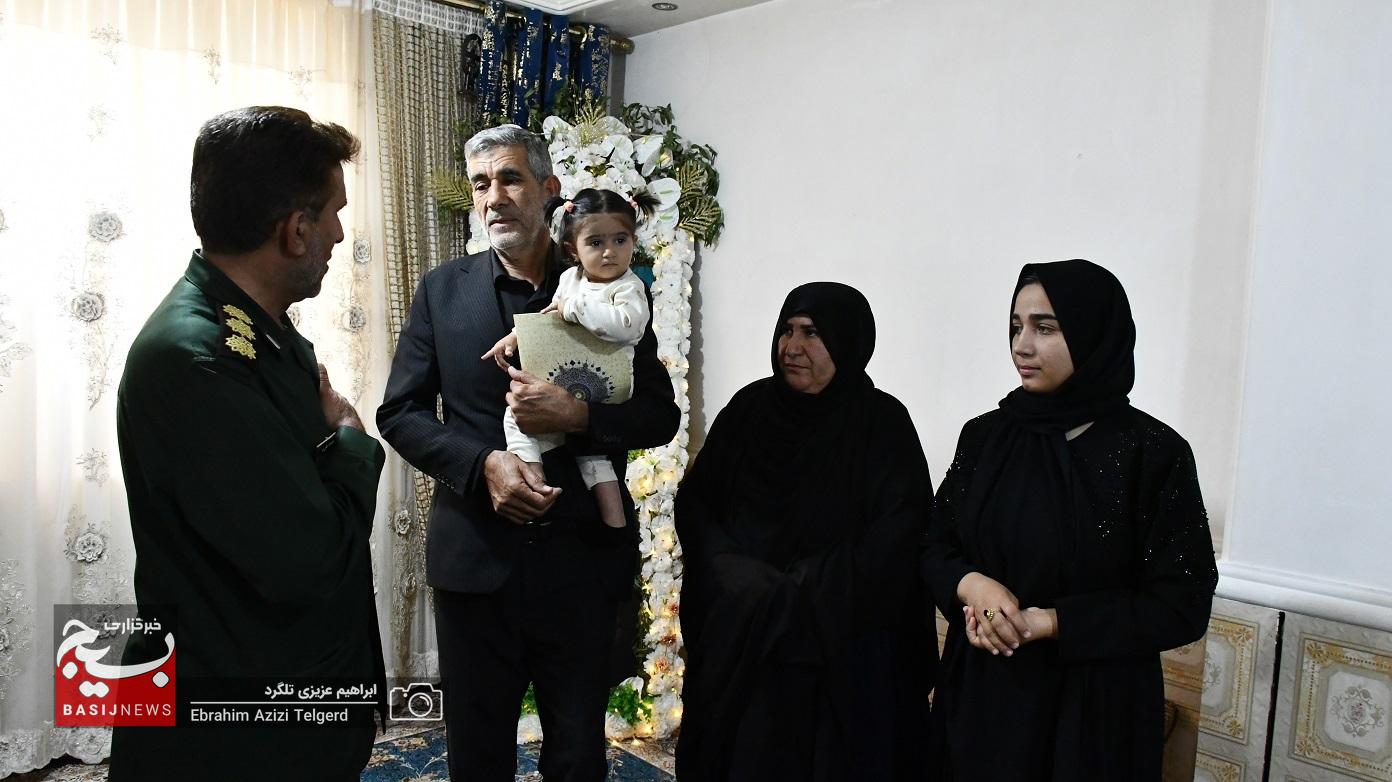 دیدار مسئولان سپاه فتح با خانواده شهدای جنگ رمضان در یاسوج + (تصاویر)
