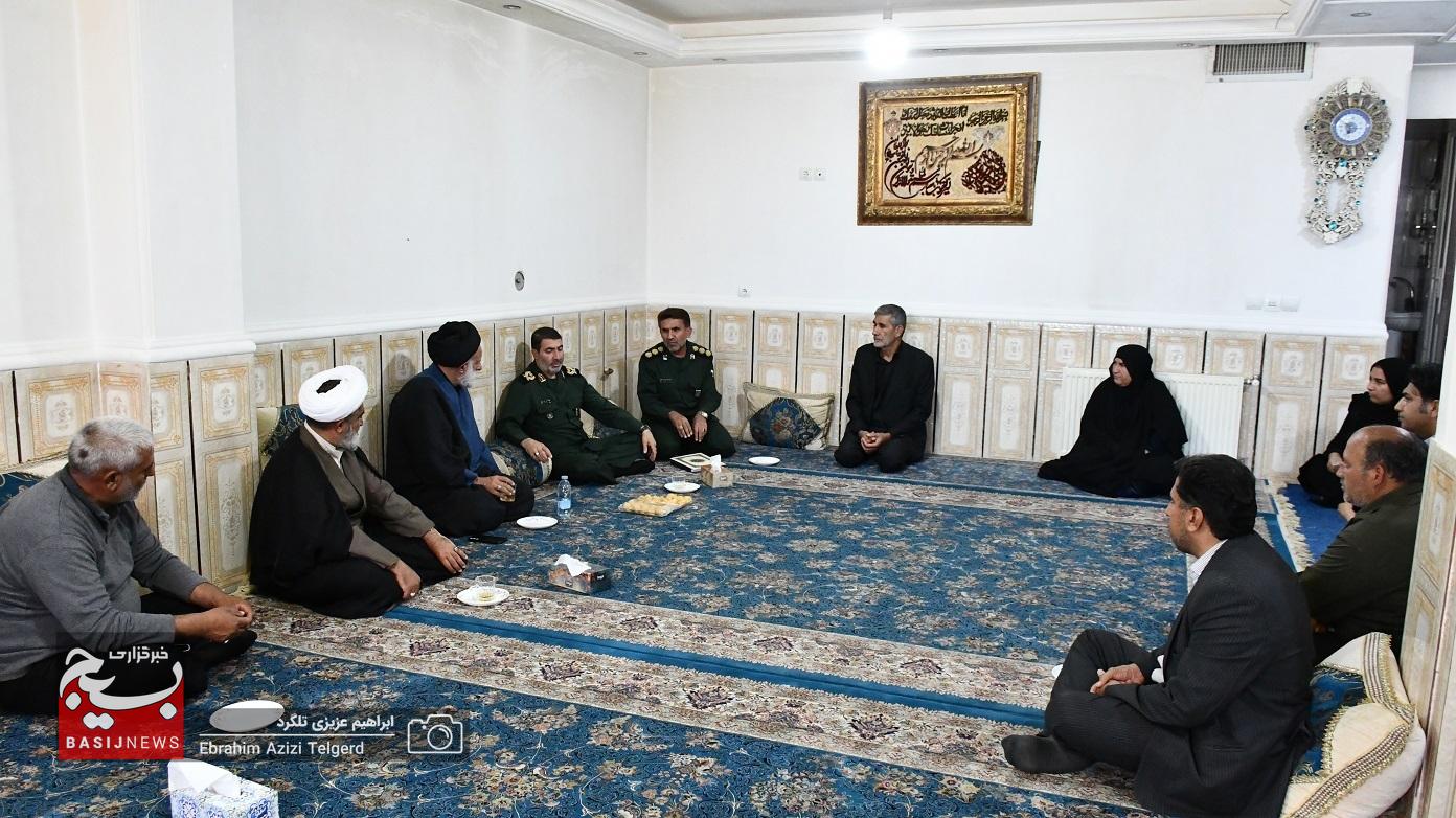 دیدار مسئولان سپاه فتح با خانواده شهدای جنگ رمضان در یاسوج + (تصاویر)