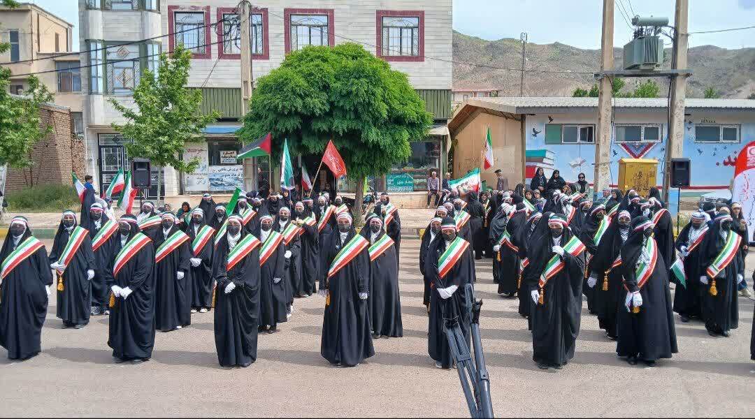 حضور خانوادهها در صحنه، نشانه بصیرت و آمادگی برای پاسداری از ارزشهاست حضور خانوادهها در صحنه، نشانه بصیرت و آمادگی برای پاسداری از ارزشهاست