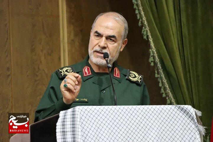 ملت بصیر و هوشمند ایران اسلامی با اراده پولادین خود اهداف شوم دشمن را خنثی کردهاند ملت بصیر و هوشمند ایران اسلامی با اراده پولادین خود اهداف شوم دشمن را خنثی کردهاند